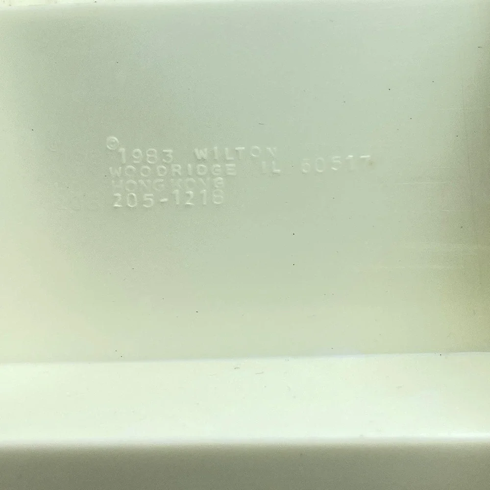 Vintage 1983 Wilton Wedding Cake Stairs Set of 3 Off White Filigree Scroll 16.5
